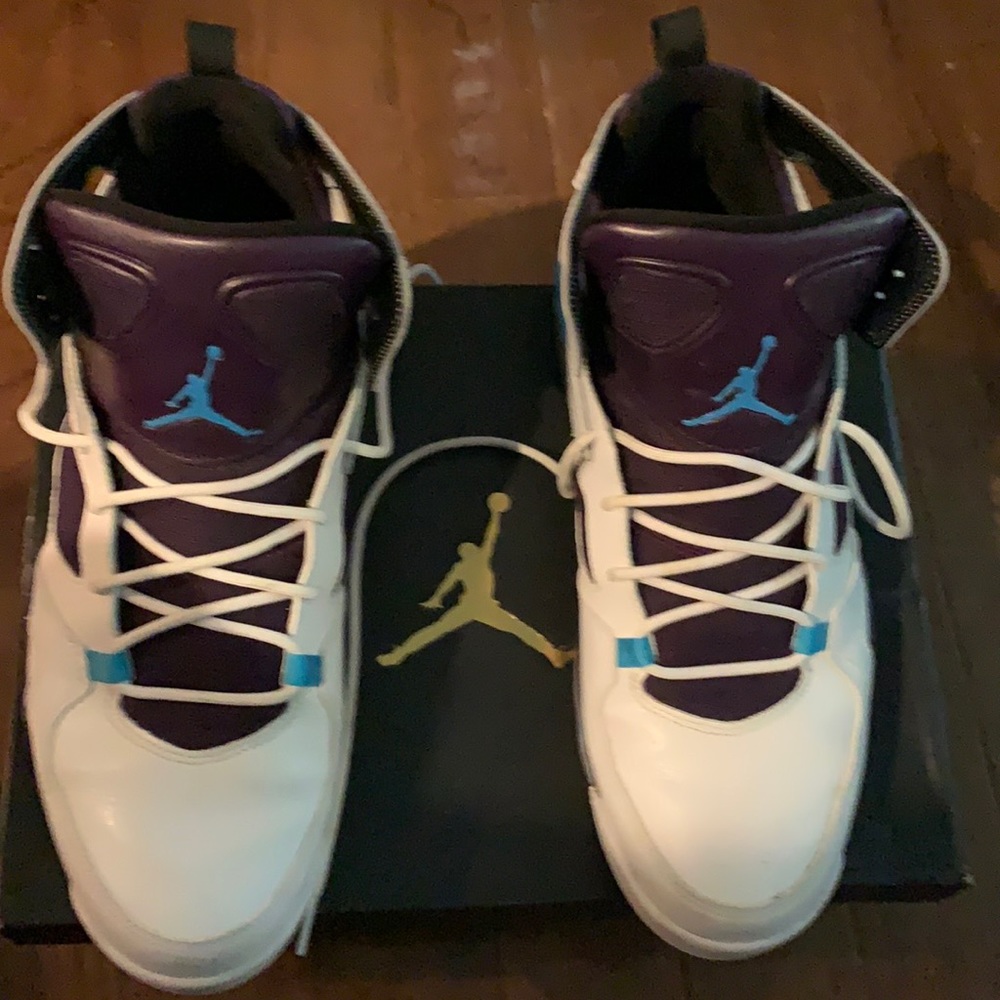 Excellent used Jordan’s  he has a lot of sneakers letting some go.